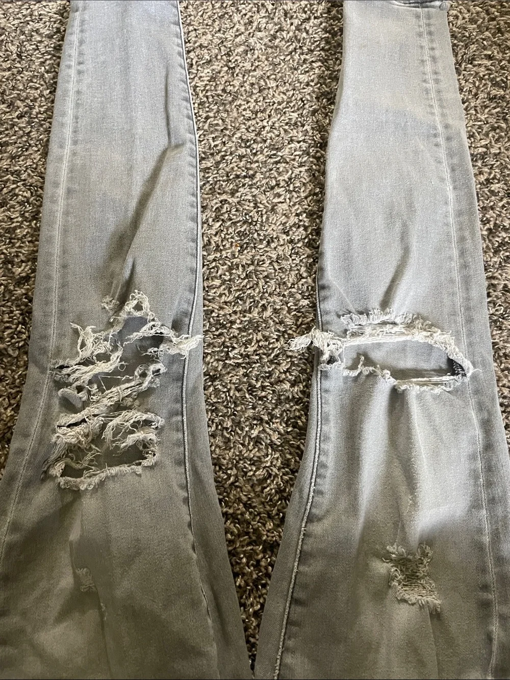 American Eagle Outfitters Light Gray Ripped Skinny Jeans